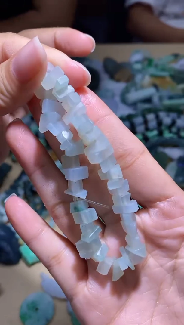 未镶嵌定制翡翠手串
