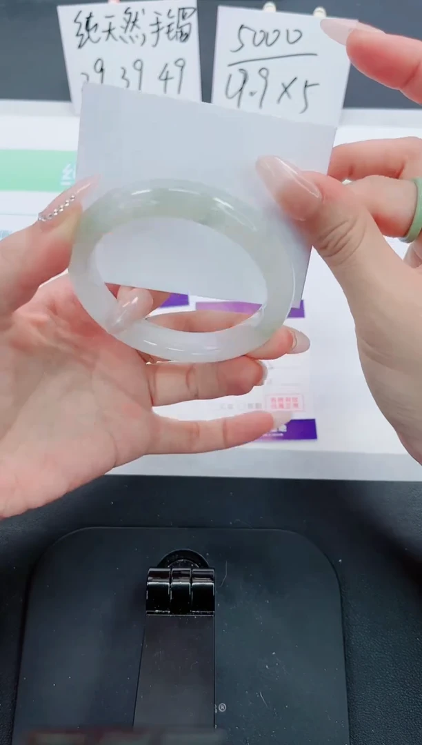 【闪购商品】石英质玉手镯未镶嵌48号-55圈