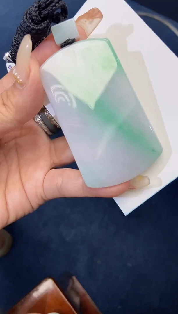 颈饰未镶嵌翡翠i****h缅甸天然翡翠