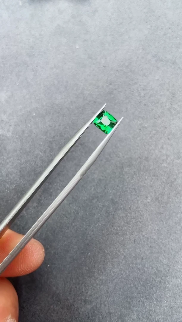 未镶嵌裸石石榴石（沙弗莱）1.02ct