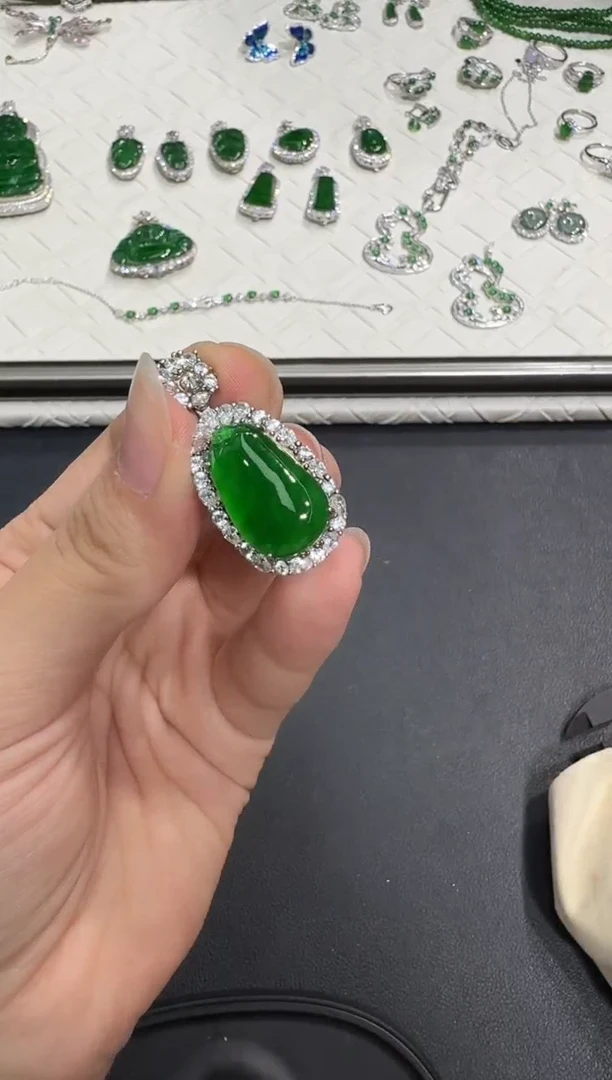 颈饰银S925镶嵌翡翠X0904-886-409