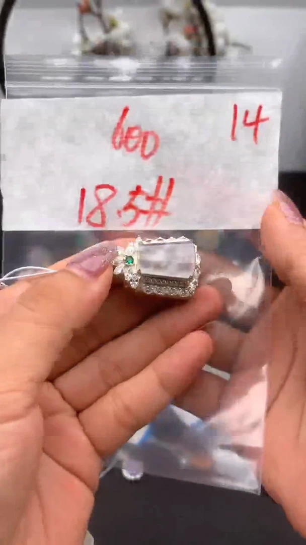定制翡翠未镶嵌缅甸天然A货翡翠拍一发一