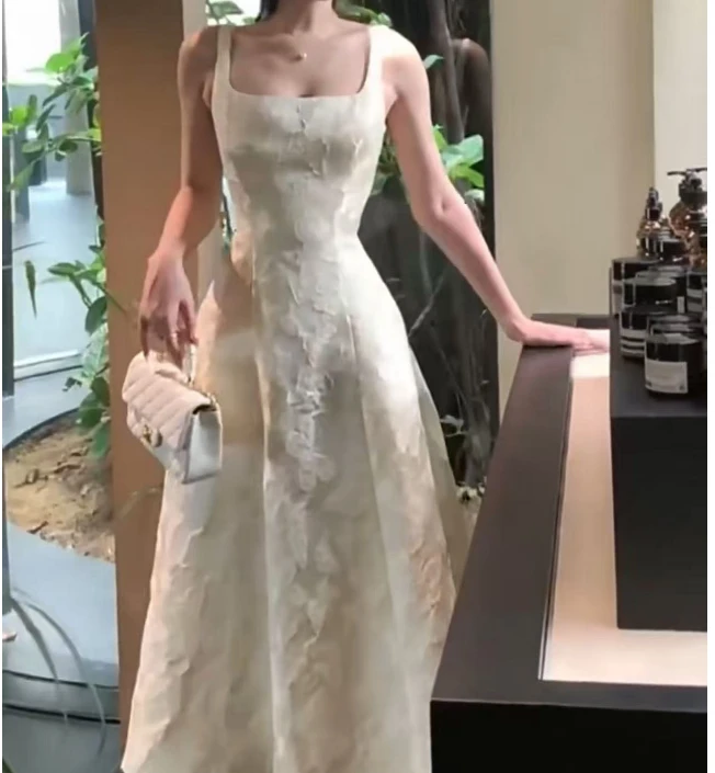 2025春季新款网红同款洋气减龄气质时尚休闲连衣裙女潮珍a