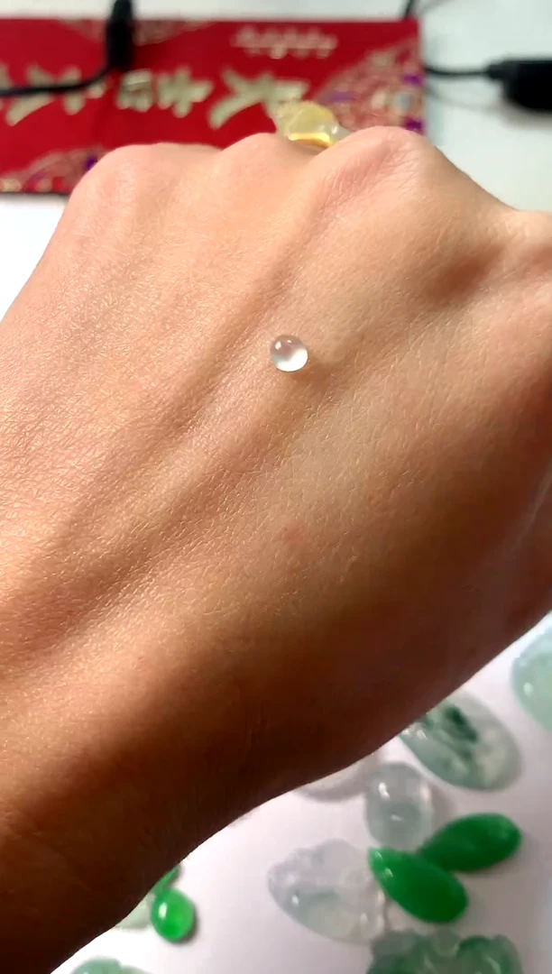 【闪购商品】翡翠颈饰未镶嵌翡翠A货蛋面戒面