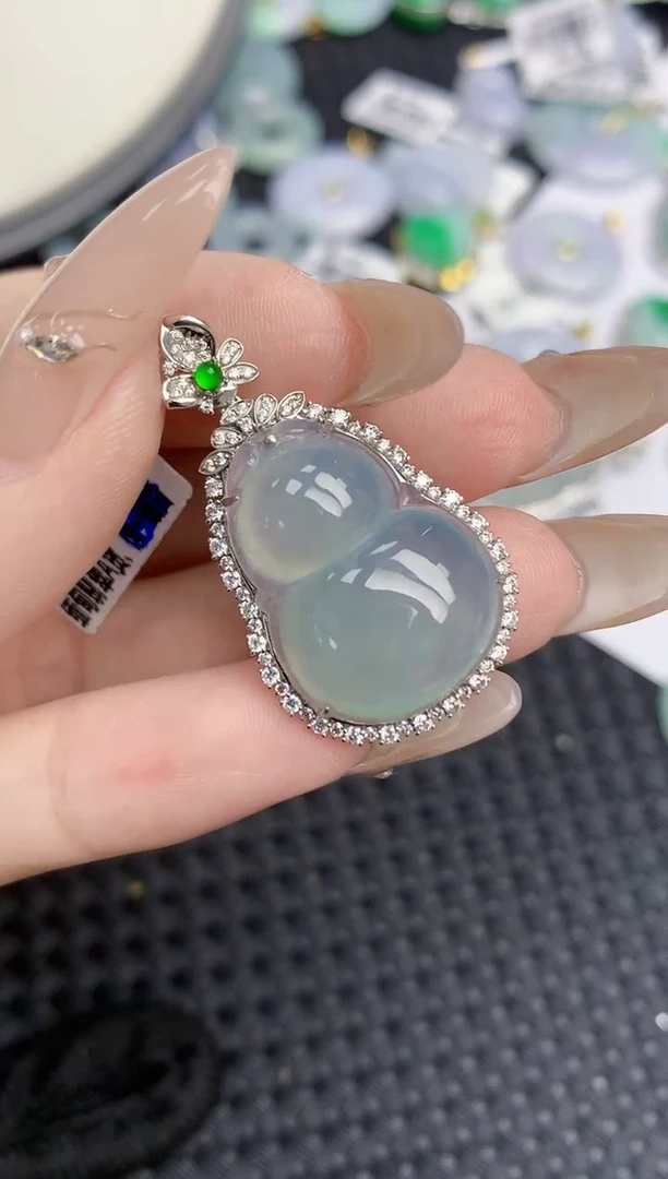 颈饰18K金镶嵌翡翠240   天然翡翠A货  百元以上9米证书费自理