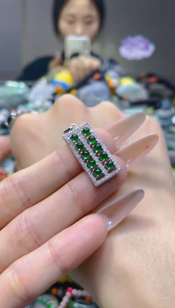 翡翠未镶嵌颈饰/B/翡翠A货，一件也是批发价