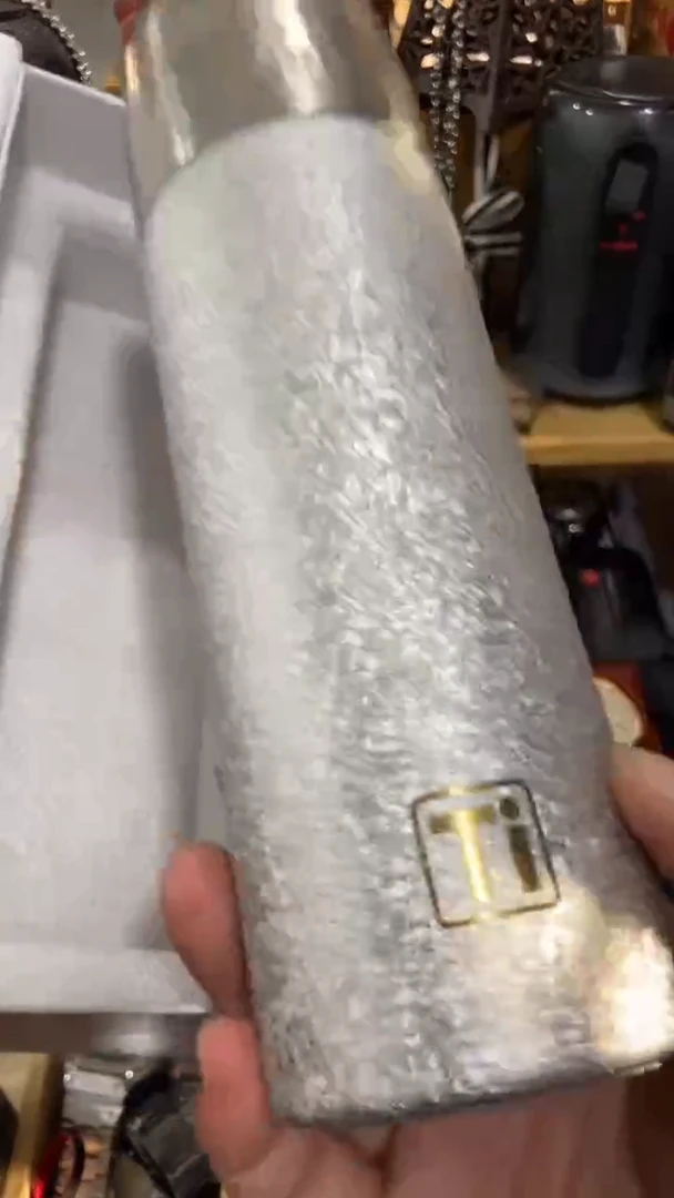 瓷片闪购商品  如图所示