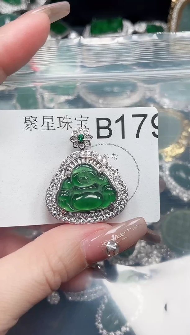 【闪购商品】翡翠颈饰未镶嵌赠皮绳179