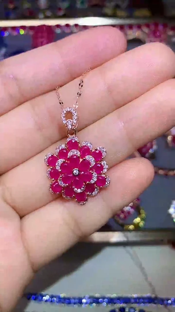 银S925镶嵌颈饰红宝石....