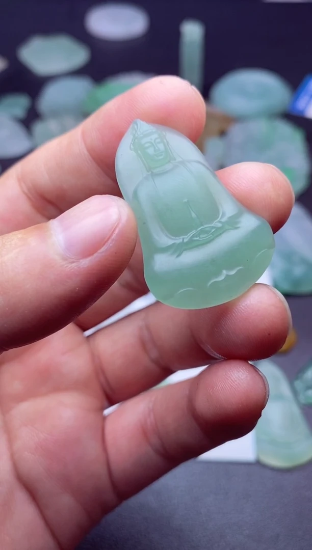 定制翡翠未镶嵌翡翠