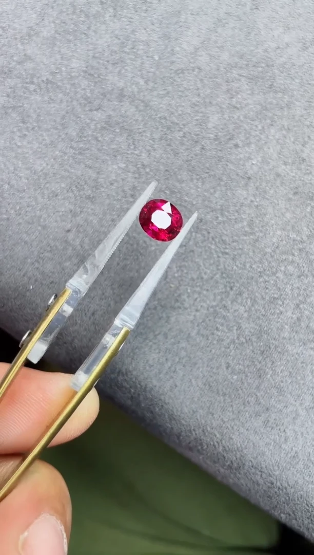 未镶嵌裸石碧玺2ct卢比来