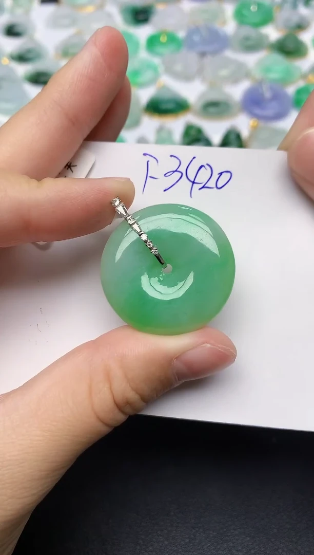 颈饰18K金镶嵌翡翠天然缅甸A货翡翠百元以上9元证书费自理