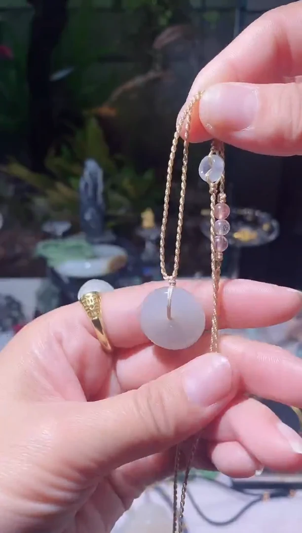 颈饰未镶嵌和田玉多样性发一件