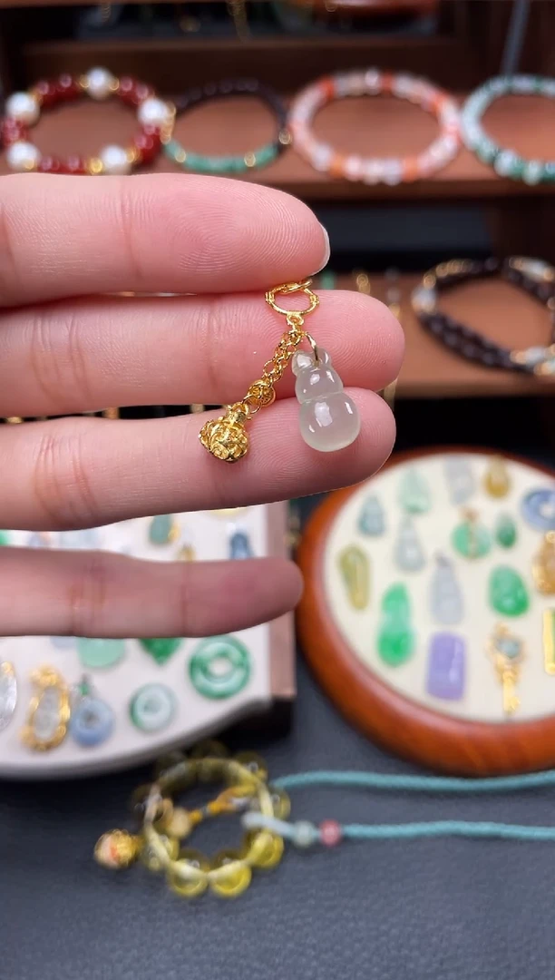 【闪购商品】翡翠吊坠(不含链)银S925镶嵌一个  JK725