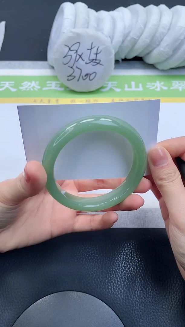 【闪购商品】石英质玉手镯未镶嵌A50-60+
