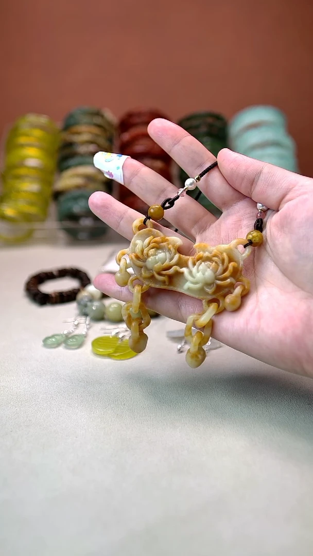 未镶嵌岫玉手串1