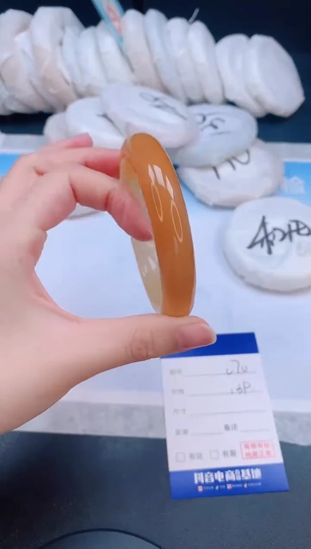 石英质玉手镯未镶嵌10L70-58