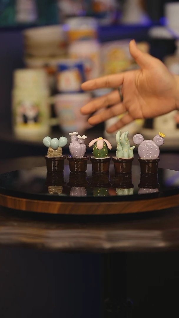 【闪购商品】摆件随机景德镇釉下彩绘设计师款式陶瓷