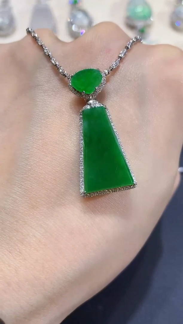 吊坠(不含链)18K金镶嵌翡翠A15 多样性发货一件