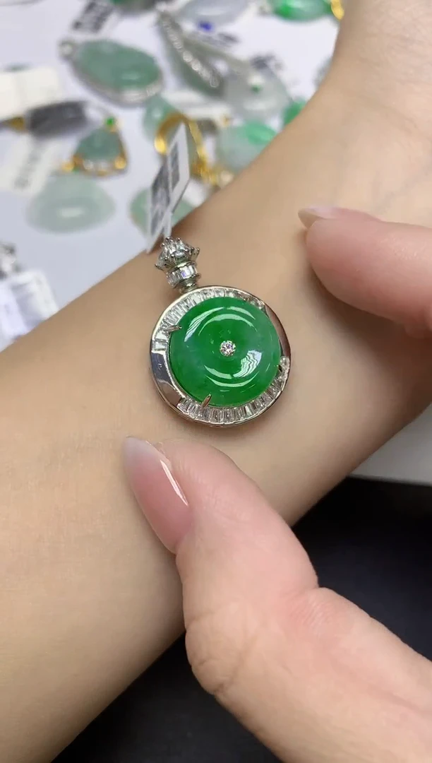 颈饰未镶嵌翡翠天然缅甸翡翠A货多样性发一件