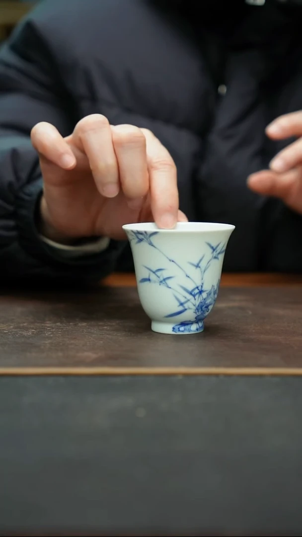 杯景德镇青花竹石图玉兰杯