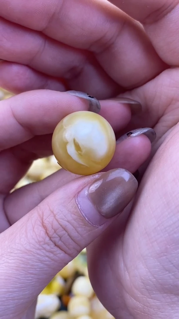 【闪购商品】琥珀裸石未镶嵌月.51