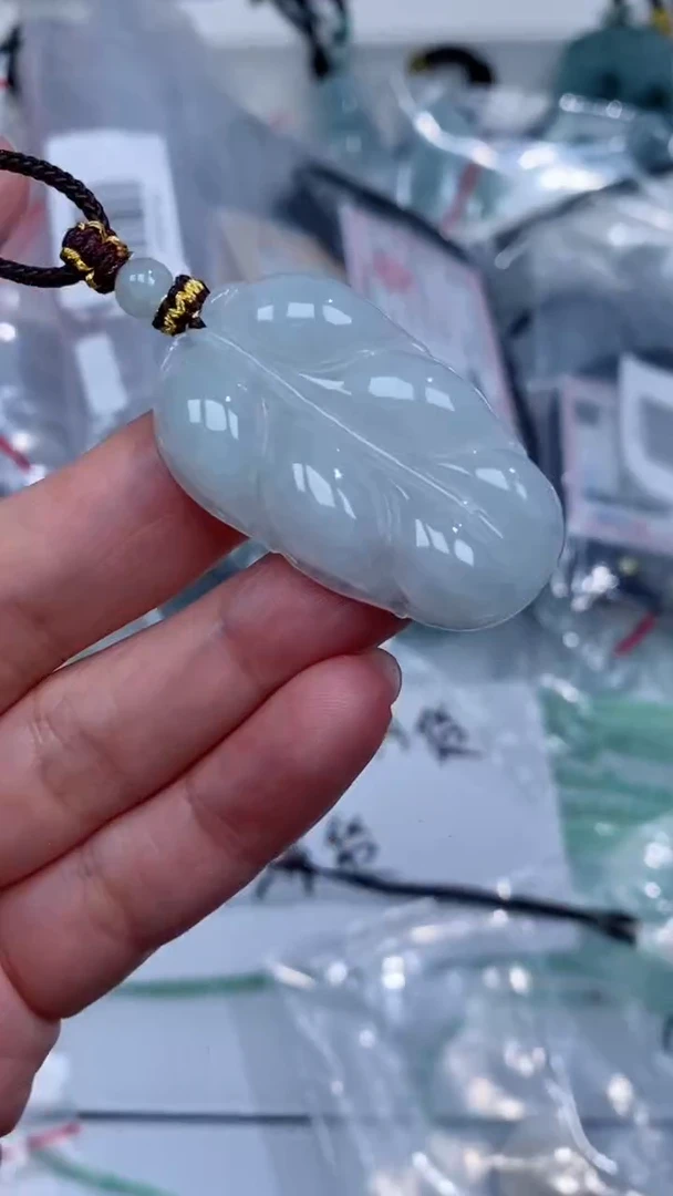 颈饰未镶嵌翡翠吊坠