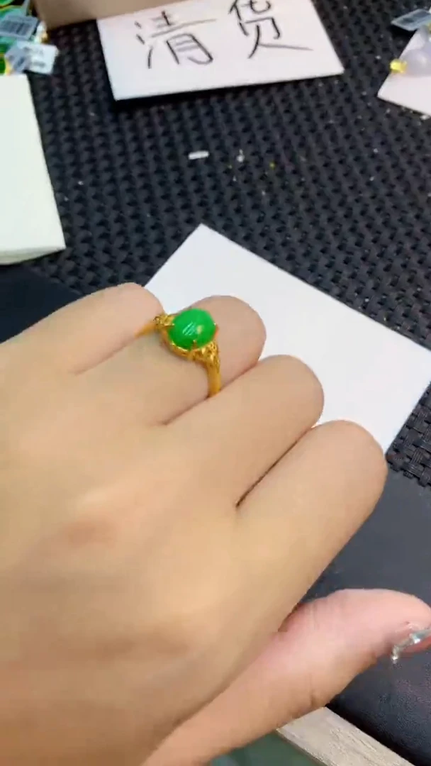翡翠未镶嵌吊坠(不含链)1