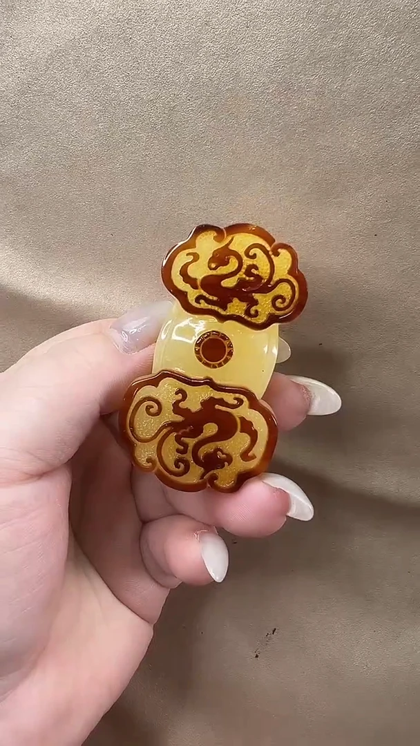 琥珀颈饰未镶嵌吊坠