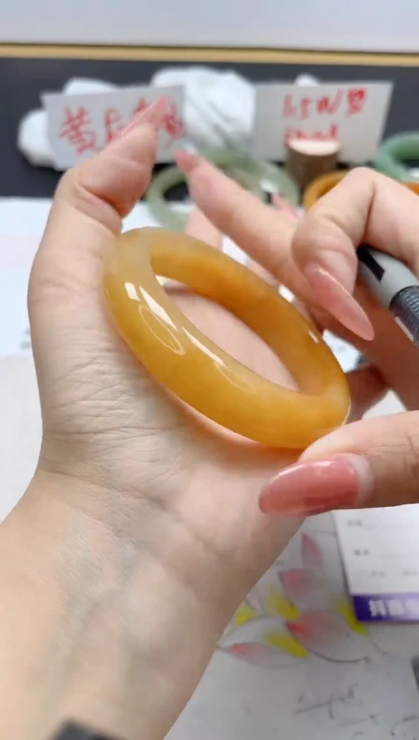 【闪购商品】石英质玉手镯未镶嵌207/58.3