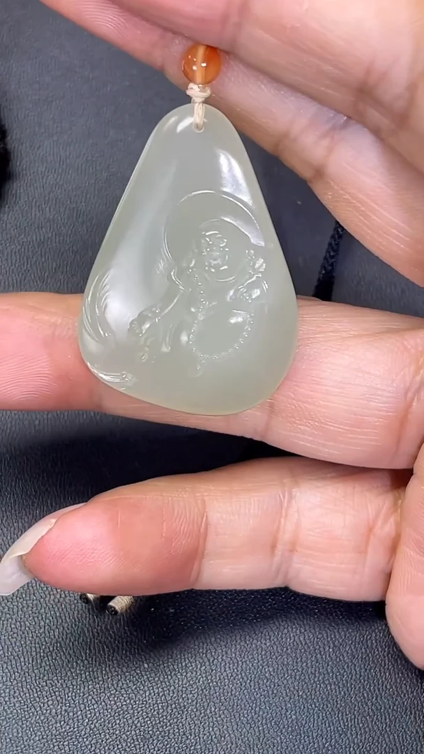 707215#和田玉随型精雕翠青佛公吊坠多人
