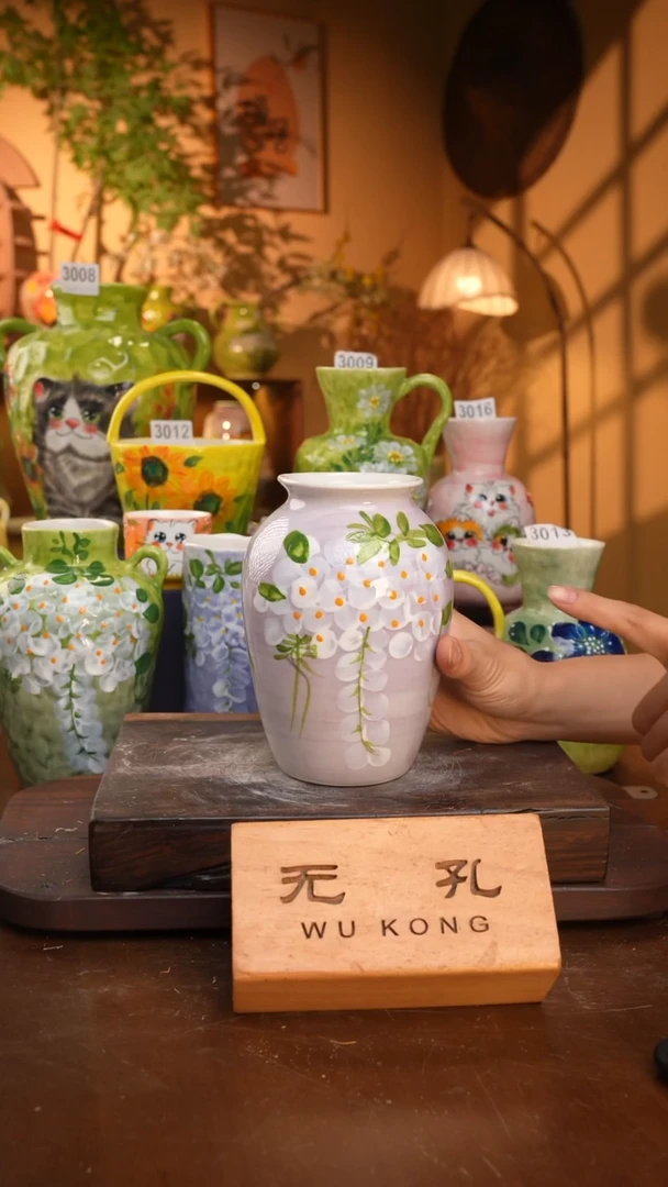 摆件5-4口径7高度18 1-2误差手工手绘有些许色差 完美慎拍
