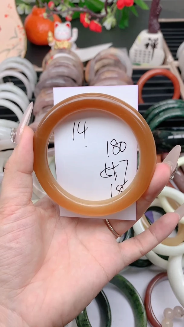 石英质玉手镯未镶嵌180