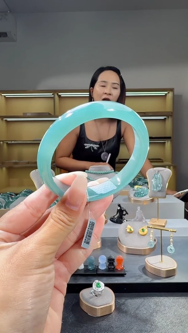 未镶嵌手镯翡翠60圈