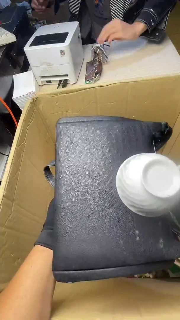 李*载二手商品不退不换