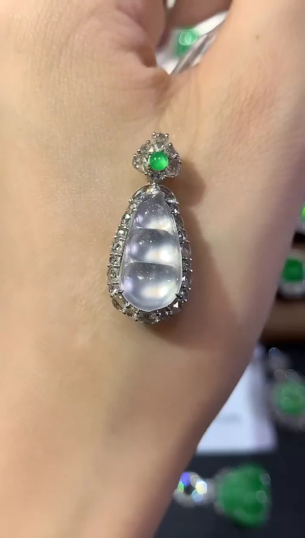 吊坠(不含链)18K金镶嵌翡翠a126