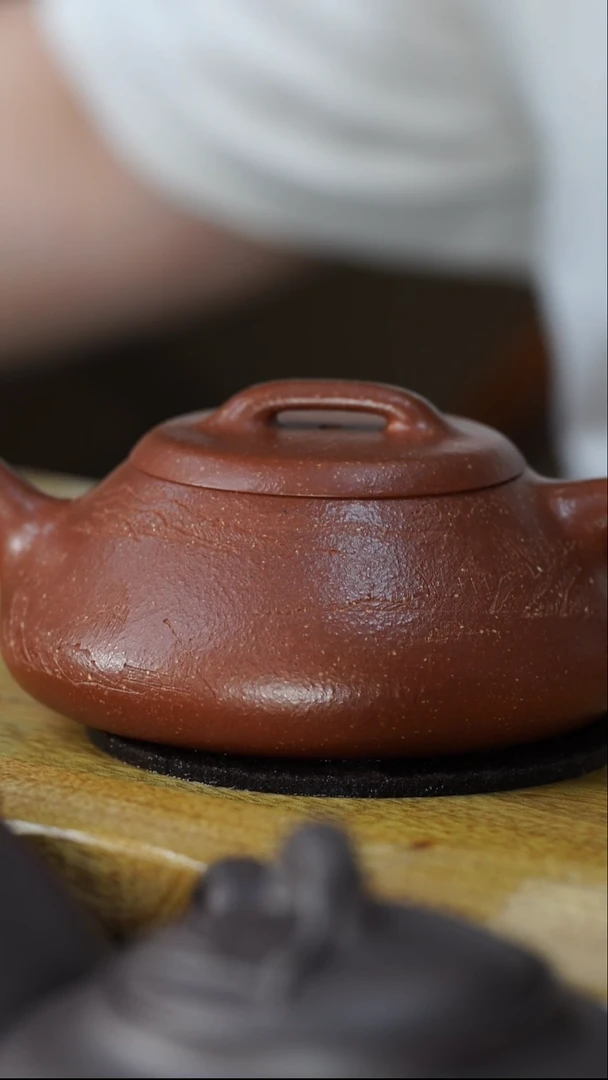 工堂直营精工半手紫砂壶
