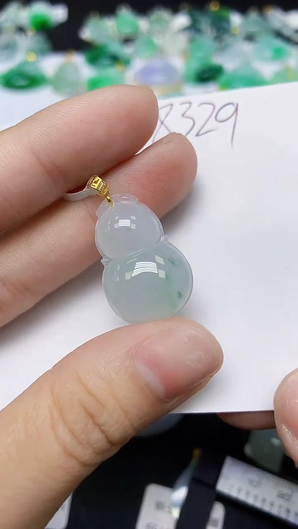 翡翠18K金镶嵌颈饰天然缅甸翡翠A货