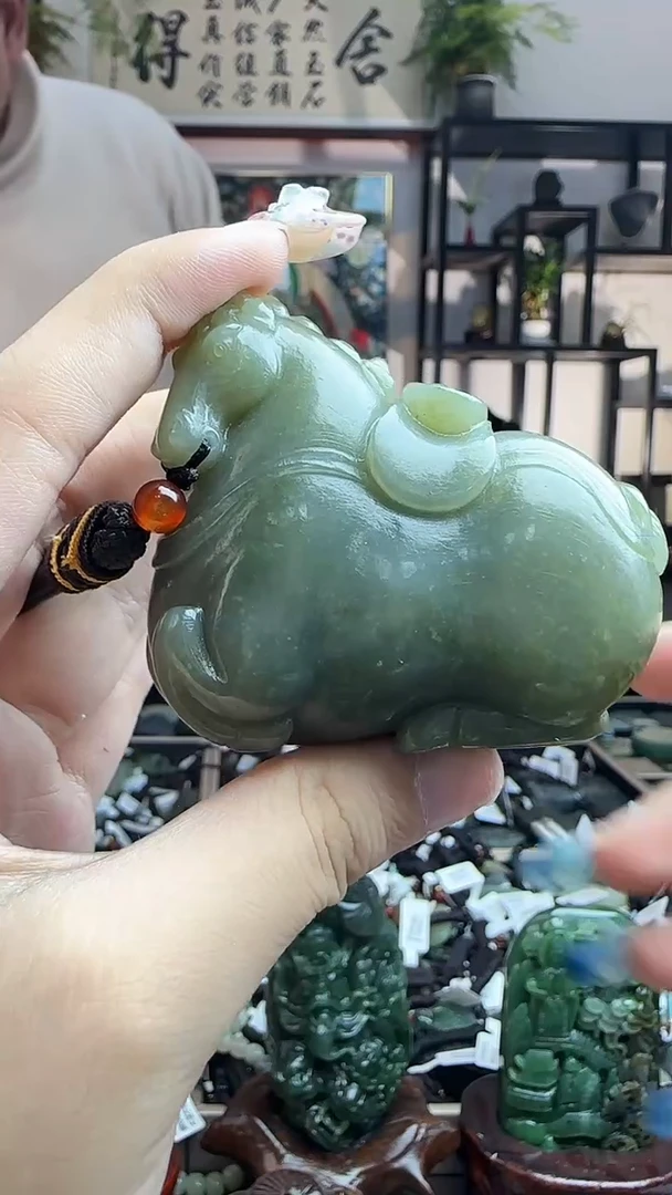 颈饰未镶嵌和田玉唐马