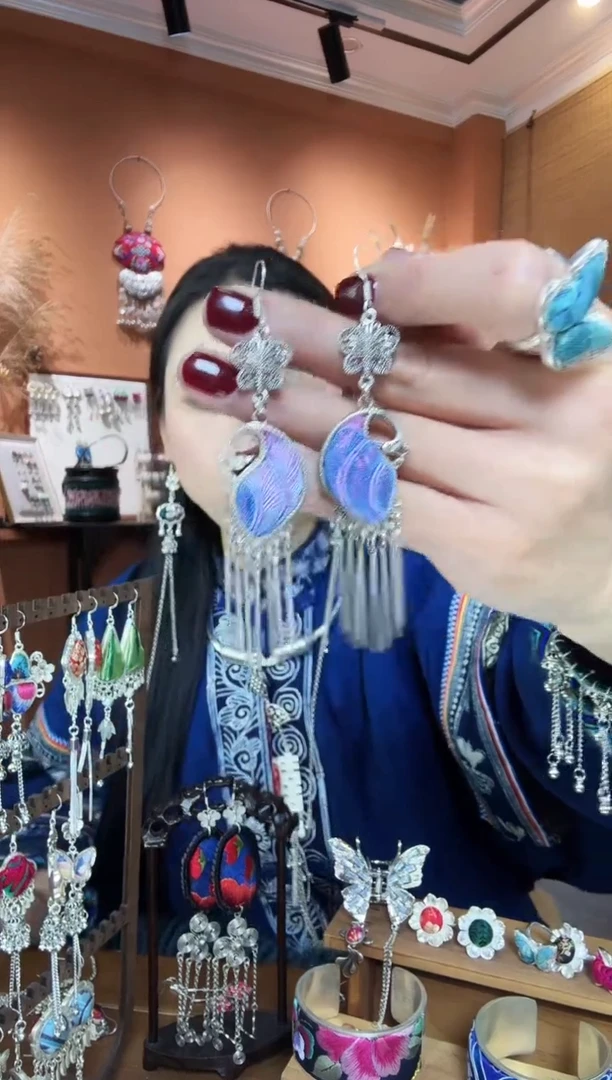 【闪购商品】刺绣纯手工民族风耳环