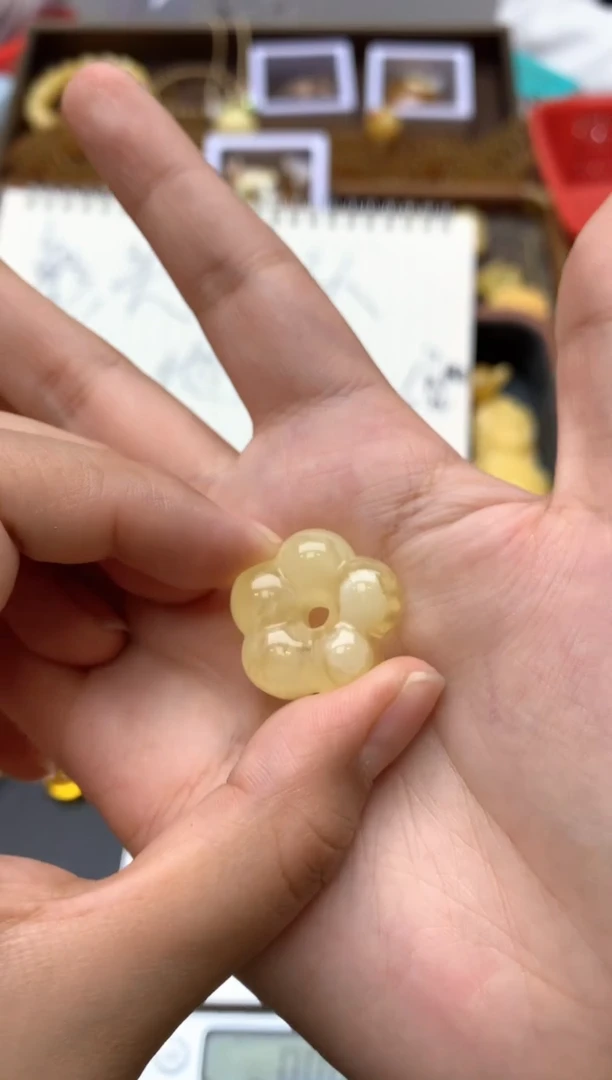 【闪购商品】琥珀珠宝奇石未镶嵌077琥珀蜜蜡花粉有纹小坑介意勿拍