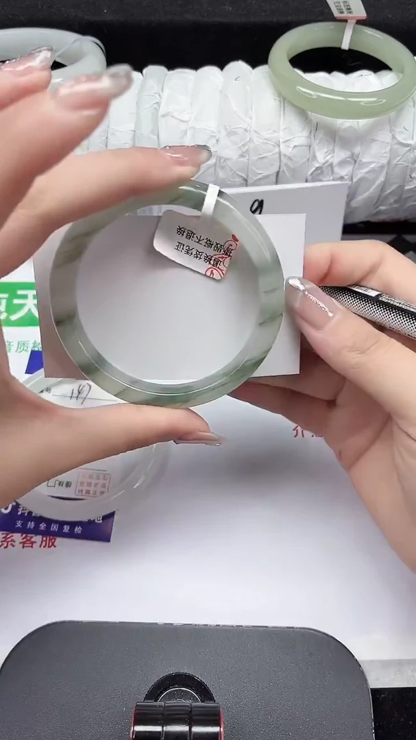 未镶嵌手镯石英质玉148-58/59