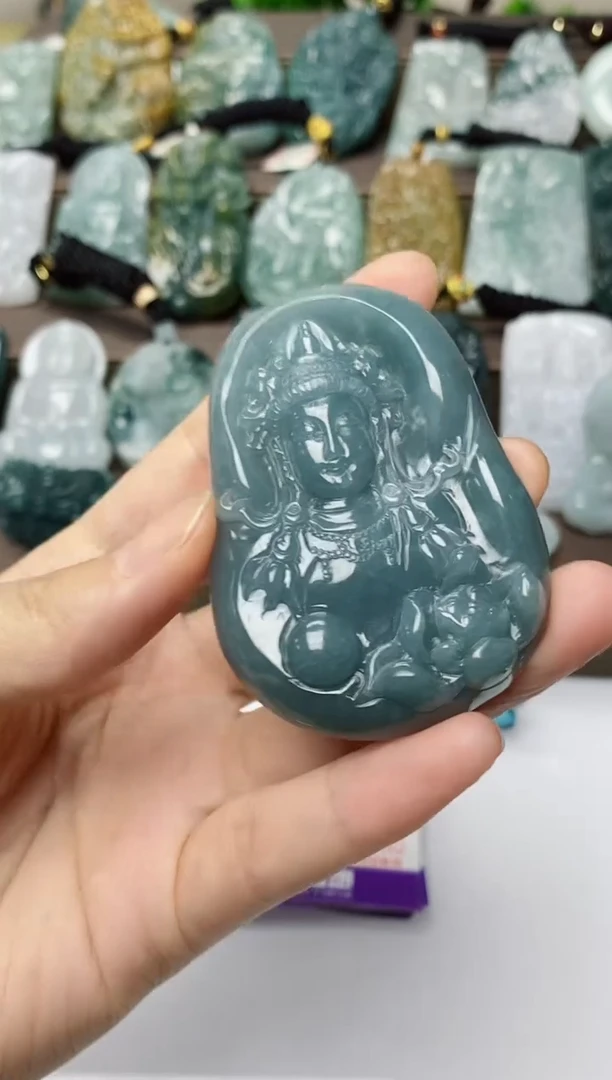 翡翠未镶嵌颈饰