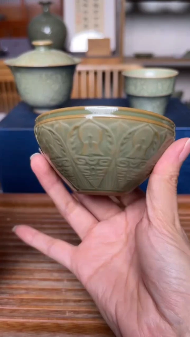 其他耀州窑橄榄绿禅定杯   微瑕