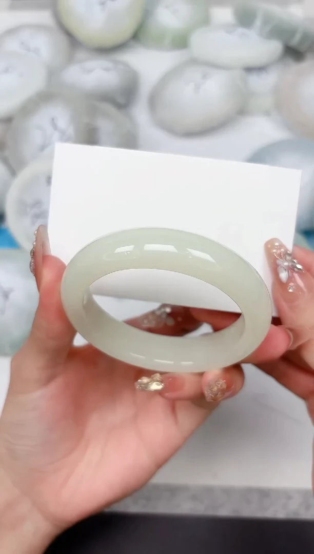 石英质玉手镯未镶嵌125-54.0