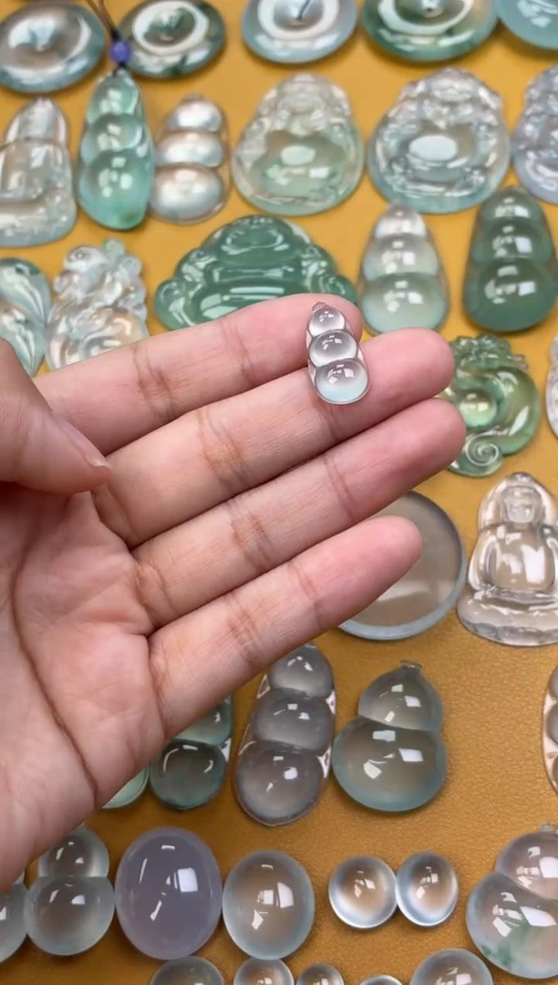 吊坠(不含链)未镶嵌翡翠45 豆子 18.6 9.6 4.7