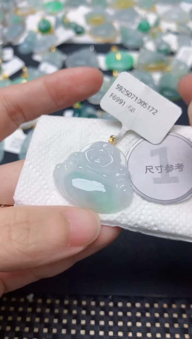 颈饰18K金镶嵌翡翠天然缅甸A货翡翠