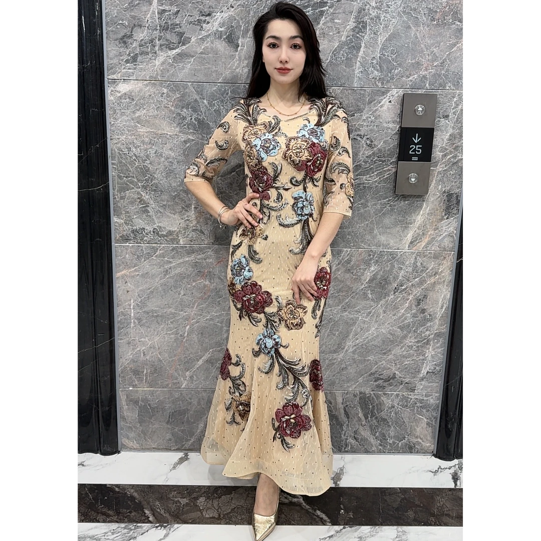 16658 SEHRAN 气质显瘦时尚蕾丝碎花连长款衣裙