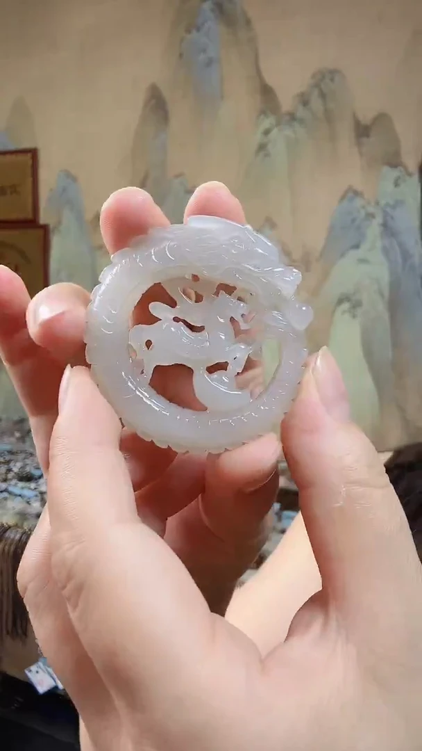 颈饰未镶嵌和田玉.