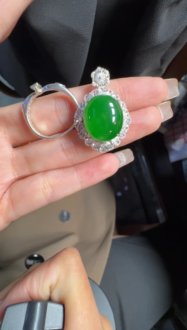 未镶嵌定制翡翠翡翠A货有轻微色差属于正常现象，戒指多样性发货1